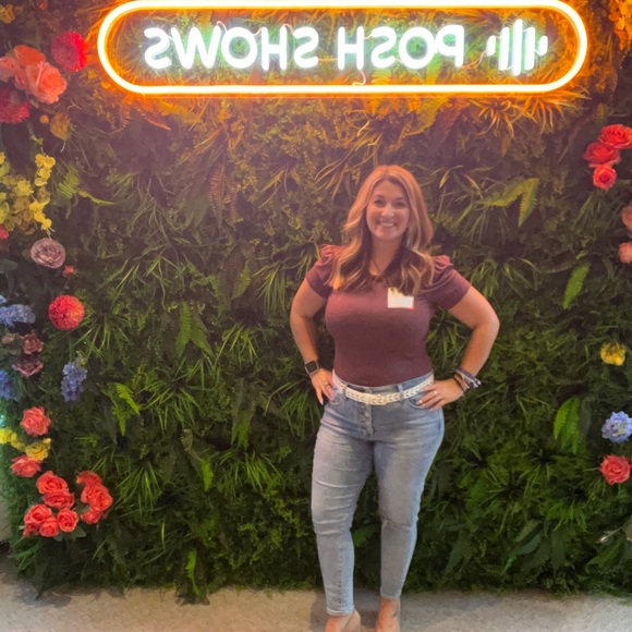 I’m Courtney, full time reseller, shows every Wednesday and Sunday! Come Visit! - Picture 4 of 7